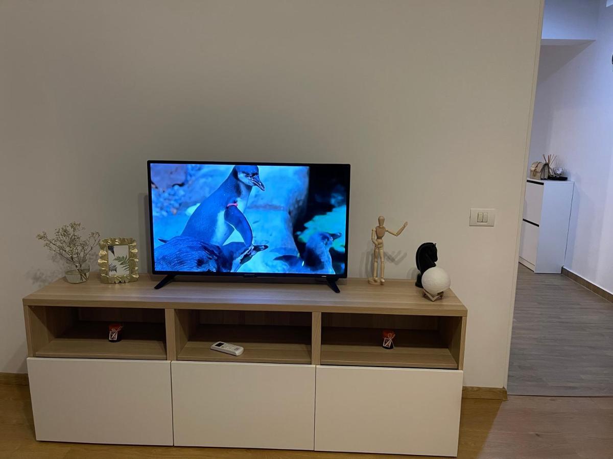 Energy Luxury Apartment Near Presidential Palace Bucarest Esterno foto