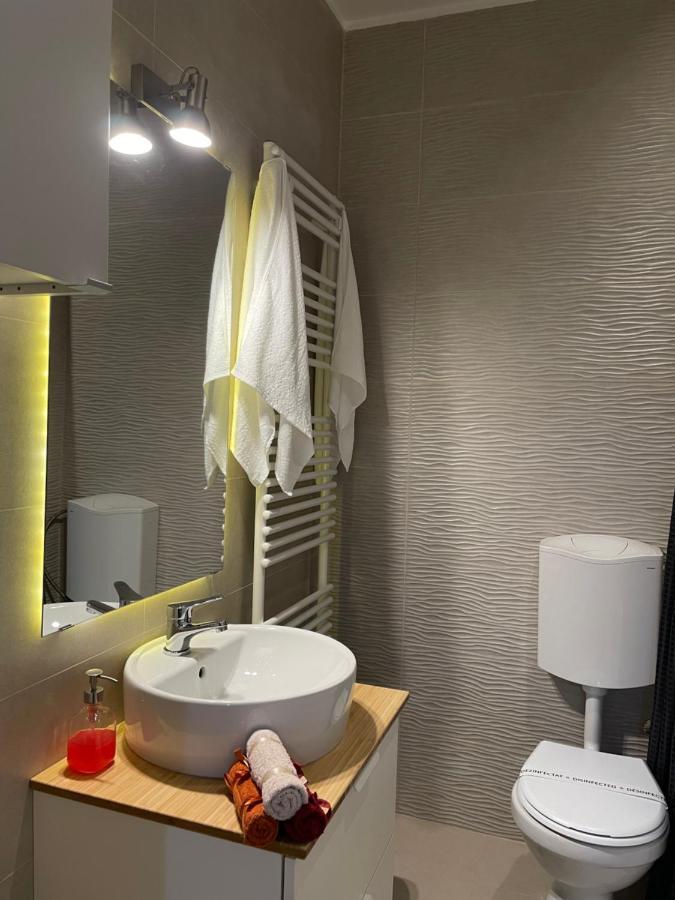 Energy Luxury Apartment Near Presidential Palace Bucarest Esterno foto